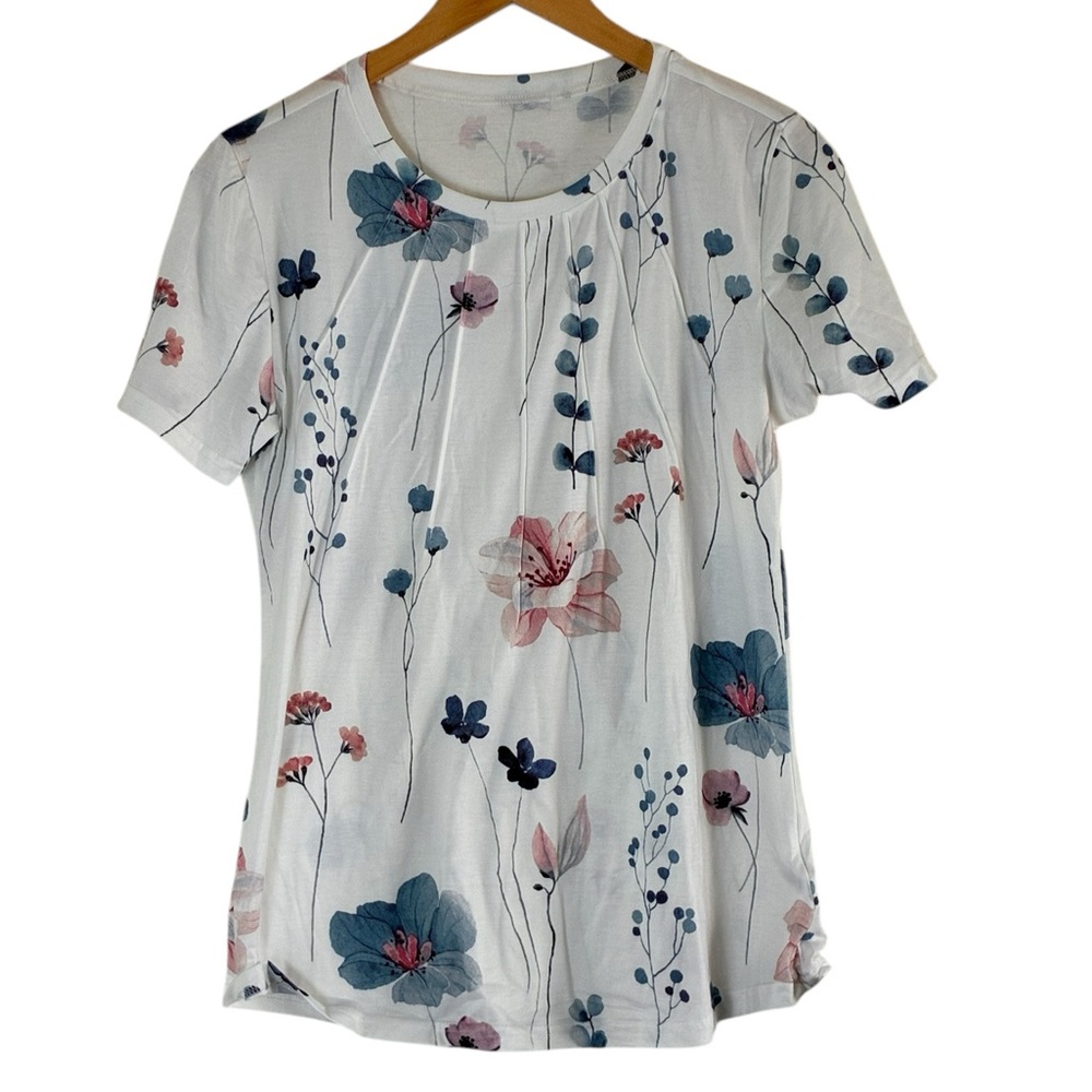 Kistore | NWT Crewneck floral short sleeve tee shirt